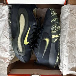Excellent Condition Like New Nike Isofly GS-Size 4 Youth Basketball Shoes 