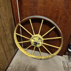 Antique Steel Wagon Wheel | Circa 1920 | Industrial / Farmhouse Decor