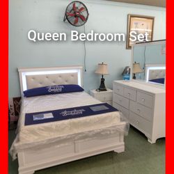 🤓 LED Lighted Queen Bedroom Set