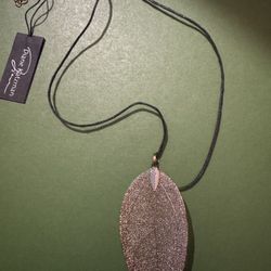 New W/ Tag Gold Leaf Necklace