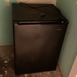 Haier Mini Fridge