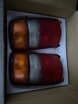 2002 Tahoe taillights