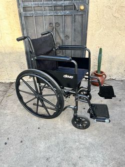 Drive Medical Folding Wheelchair with Footrests