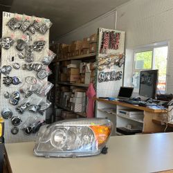 2006 To 2008 Toyota RAV4 Headlight Driver Side Assembly ( Black Inside) #629A FA301