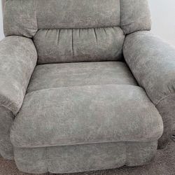 Lazy Boy recliner With Remote 