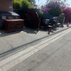 FREE FURNITURE IN ALLEY
