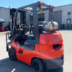 🔥 Toyota 7FGCU25 Forklift 5000 lb LPG 3 Stage Side Shift