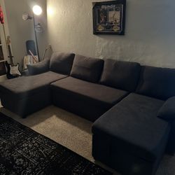 Pull Out Couch 