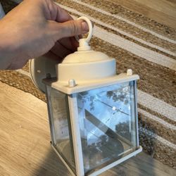 Outdoor Light Fixture – Like New