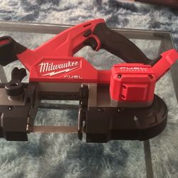 Milwaukee M18 18V Bandsaw 