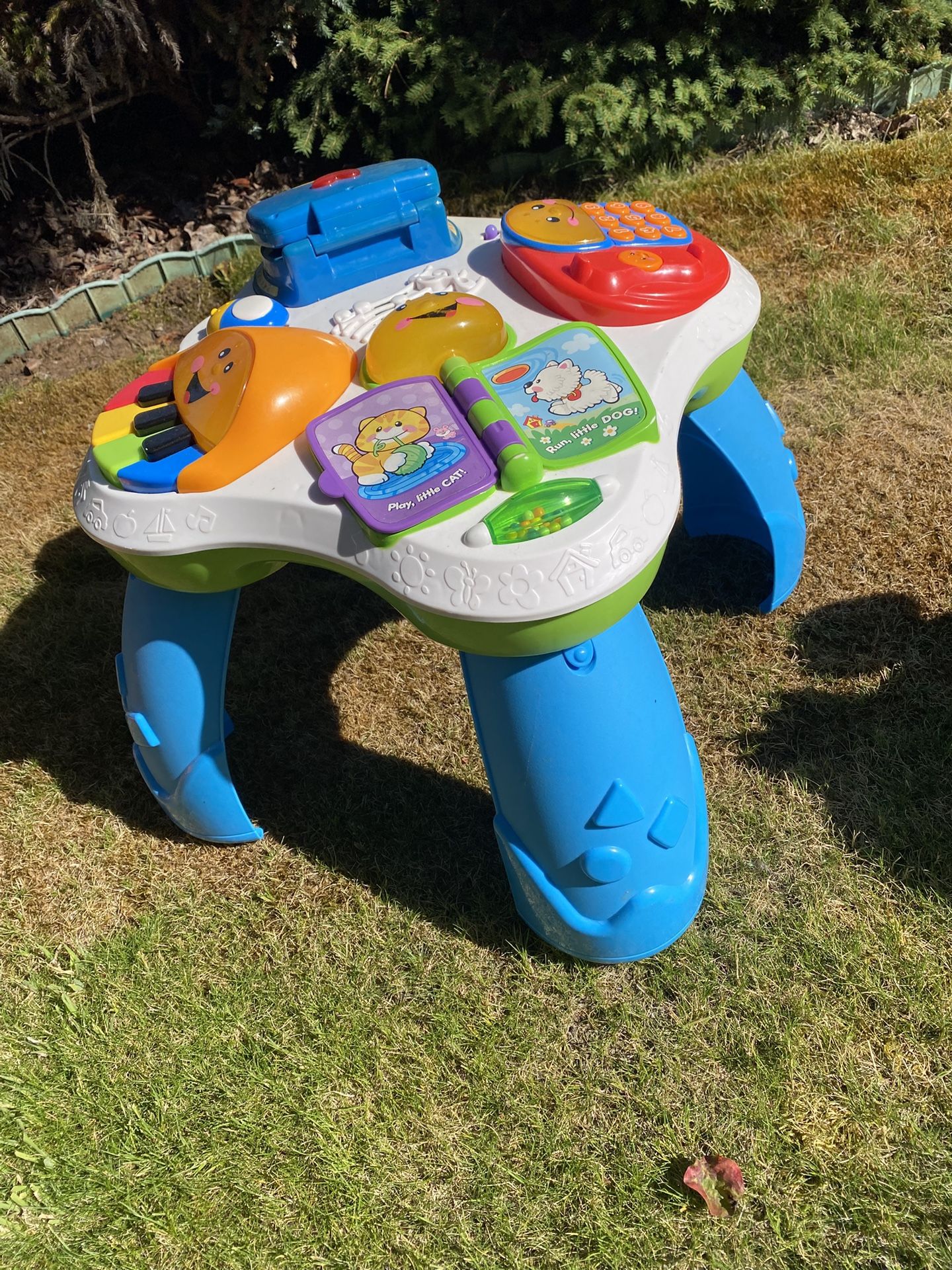 FISHER PRICE LEARNING TABLE