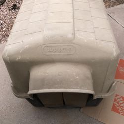 Top paw Dog House Largest Size for Sale in Phoenix AZ OfferUp