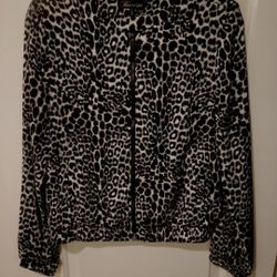 Baccini Womens Leopard Print Lightweight Jacket Small Zip Up W/Pockets L Sleeves. black & white

Excellent Condition...only worn ONE time!