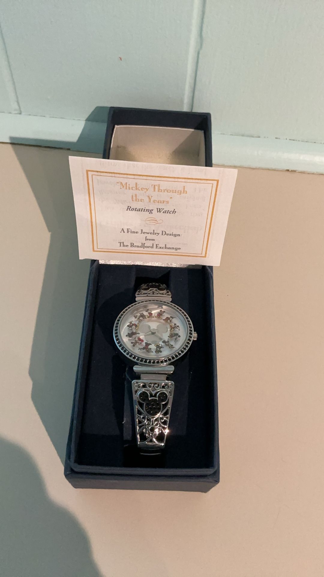 Disney Bradford Exchange Mickey Mouse Through The Years, Rotating Dial Beautiful