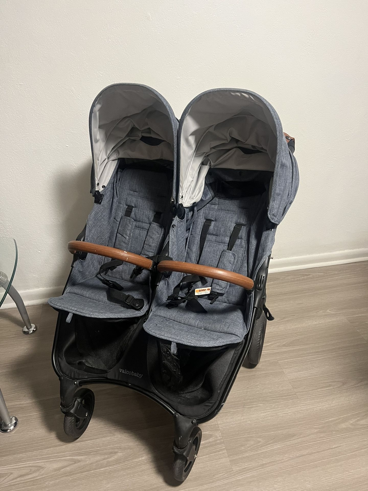 We’re Selling/ Se Vende