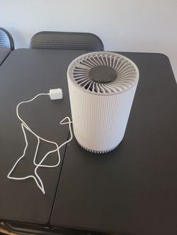 Small air purifier
