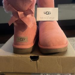 UGG MINI BAILEY BOW II WOMEN ANKEL BOOTS SUEDE CORAL  SIZE 10 