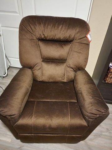 Lift Recliner New with Tags Brown