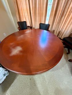 Round Cherry Wood Dining Table
