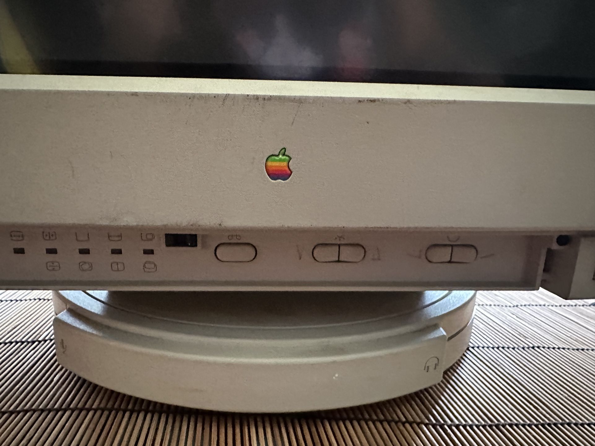 Apple Multiple Scan 17” Display CRT Monitor for Sale in Fort 