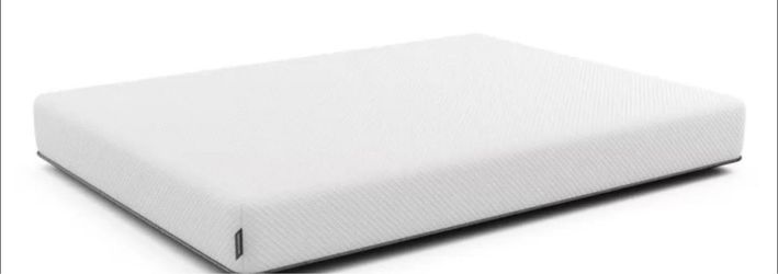 Queens mattress very clean good condition
