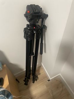 Manfrotto professional tripod with head and plate