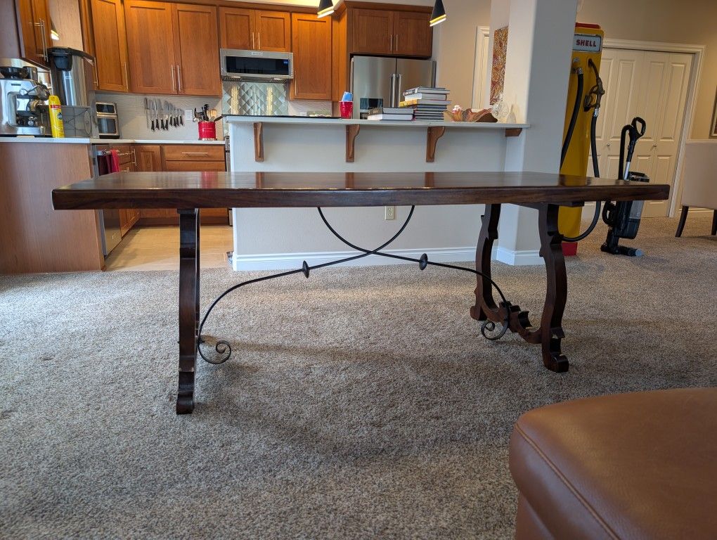 Beautiful Solid Acacia Wood Table