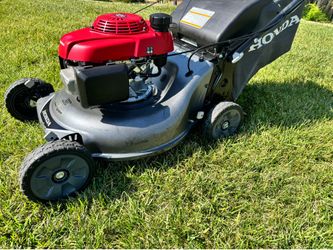 Excellent Condition Recently Serviced Variable Speed Honda Rear Wheel Drive Lawnmower Fairfield, CA