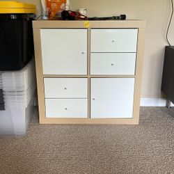 Hutch - Shelf Organizer 