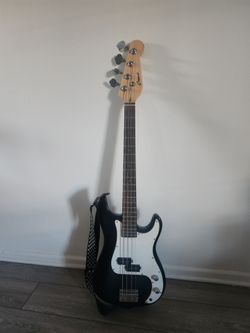 Electric bass guitar