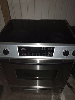 Electric stove for $250 text me if interested