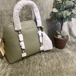 “New” Michael Kors Crossbody 👜 