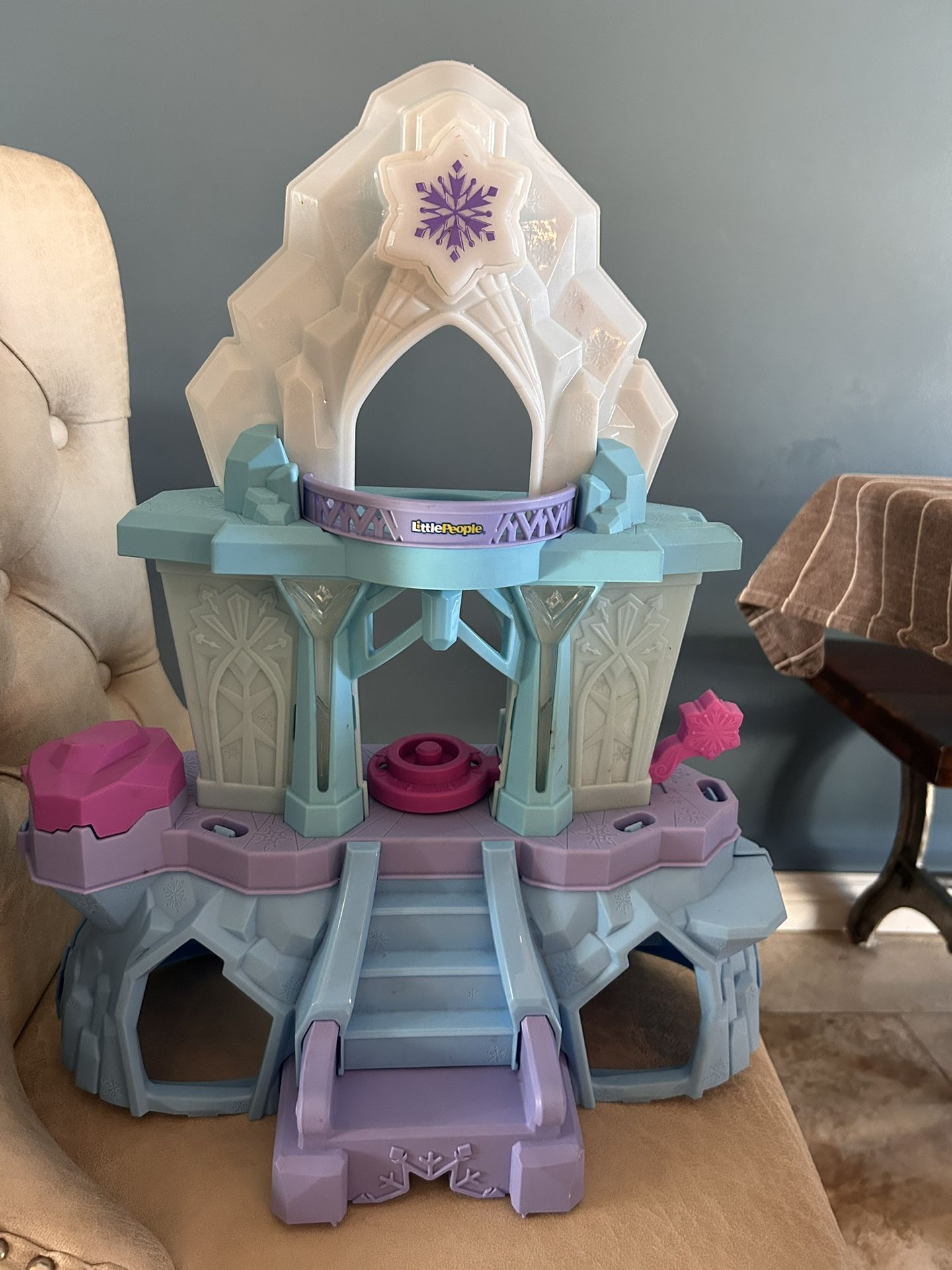 frozen castle 