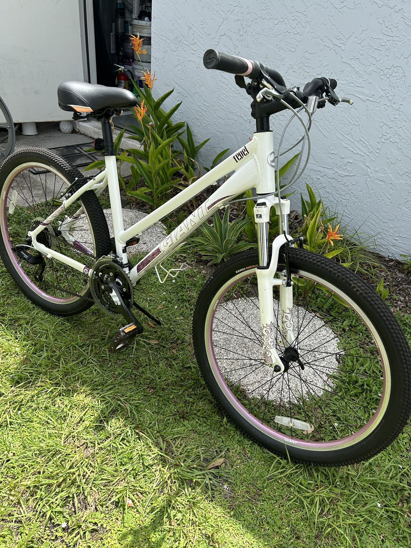 Giant Revel 2 High Quality Bicycle SERVICED for Sale in Sarasota FL OfferUp