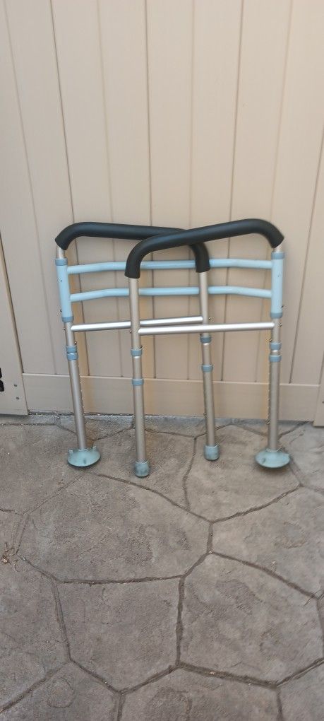 Support Rail for Toilet