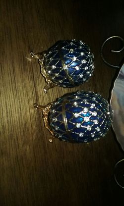 Antique eggs