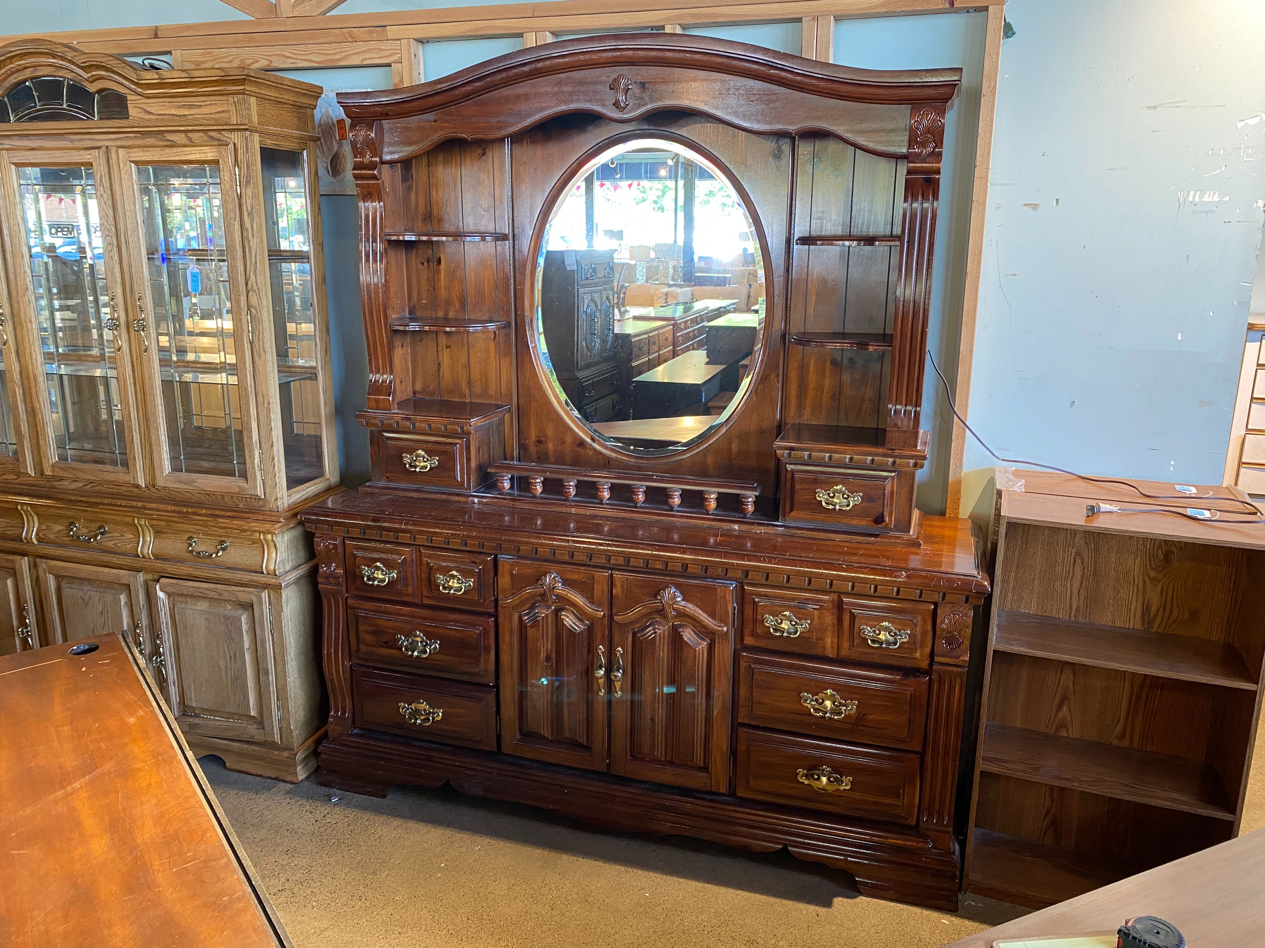 VAUGHAN OF VIRGINIA Two Piece Queen Bedroom Dresser