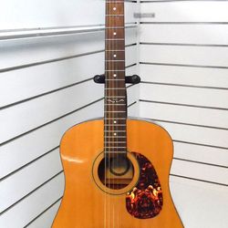 ALVAREZ ACOUSTIC NATURAL GUITAR 