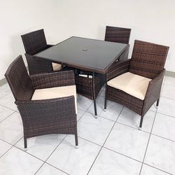 (NEW) $250 (5-Piece) Wicker Dining Set Indoor Outdoor Patio Furniture 35x35” Glass Table w/ Umbrella Cutout, 4 Chairs