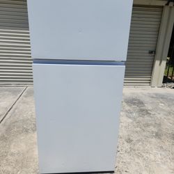 Hisense White Refrigerator 