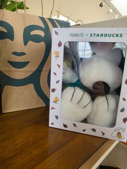 Peanuts x Starbucks snoopy plush