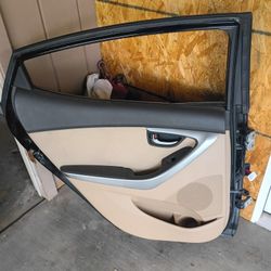 2013 Hyundai Elantra Driver & Passenger Door Trim/Assembly 