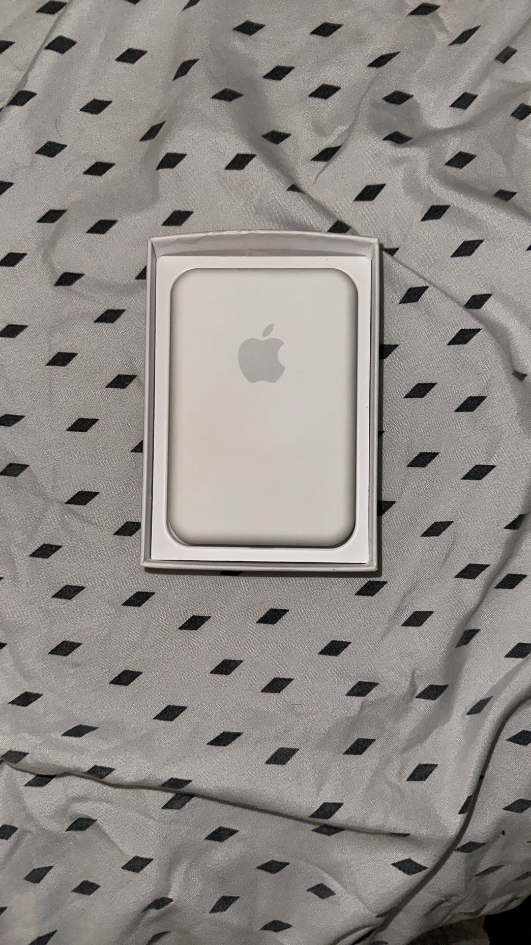 Apple iPhone air MagSafe battery charger