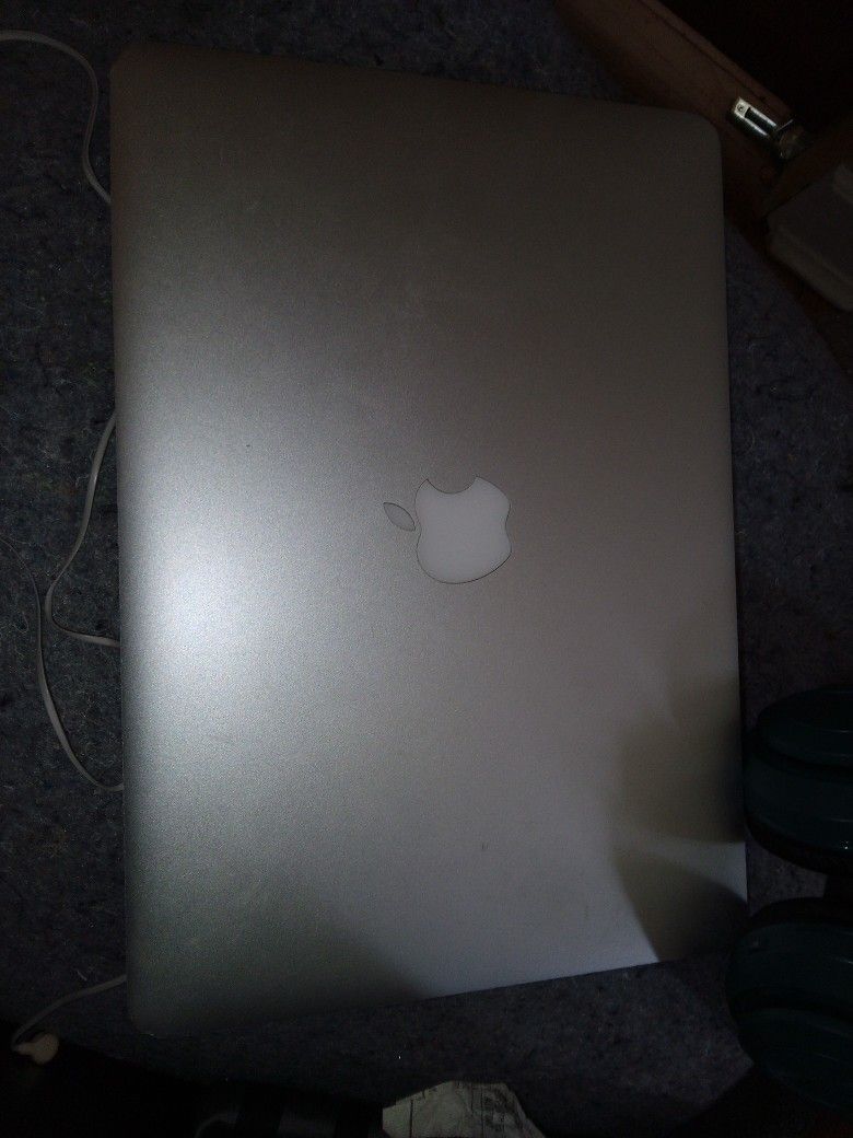 MacBook air MacOS Monterey