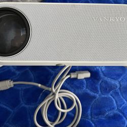 Vankyo Projector 