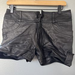 MINGXIN Black Leather Women's Hot Pants Shorts Button Zipper Pockets