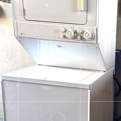 Maytag  white Washing Machine and Dryer Stackable..