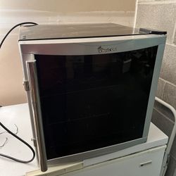 Magic Chef 13 Bottle wine cooler