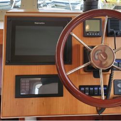 Raymarine gs125 Glass Screen Touchscreen Display. Great Condition