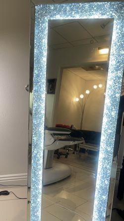 Aki-home  Silver Crystal Stand Mirror